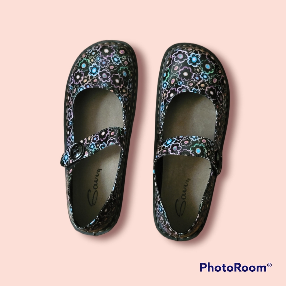 Nursing shoes